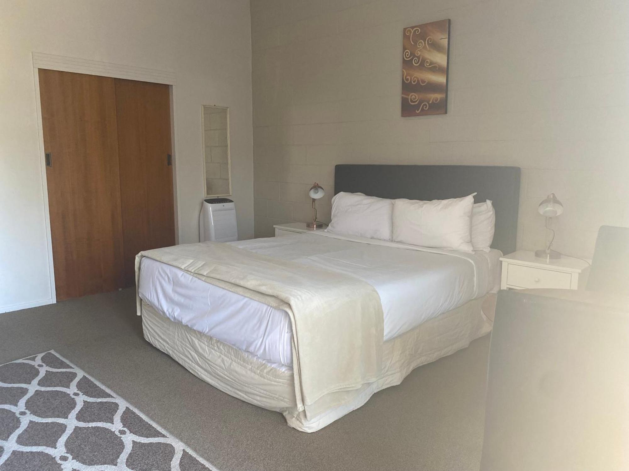 Acorn Estate Motel 마스터톤 외부 사진