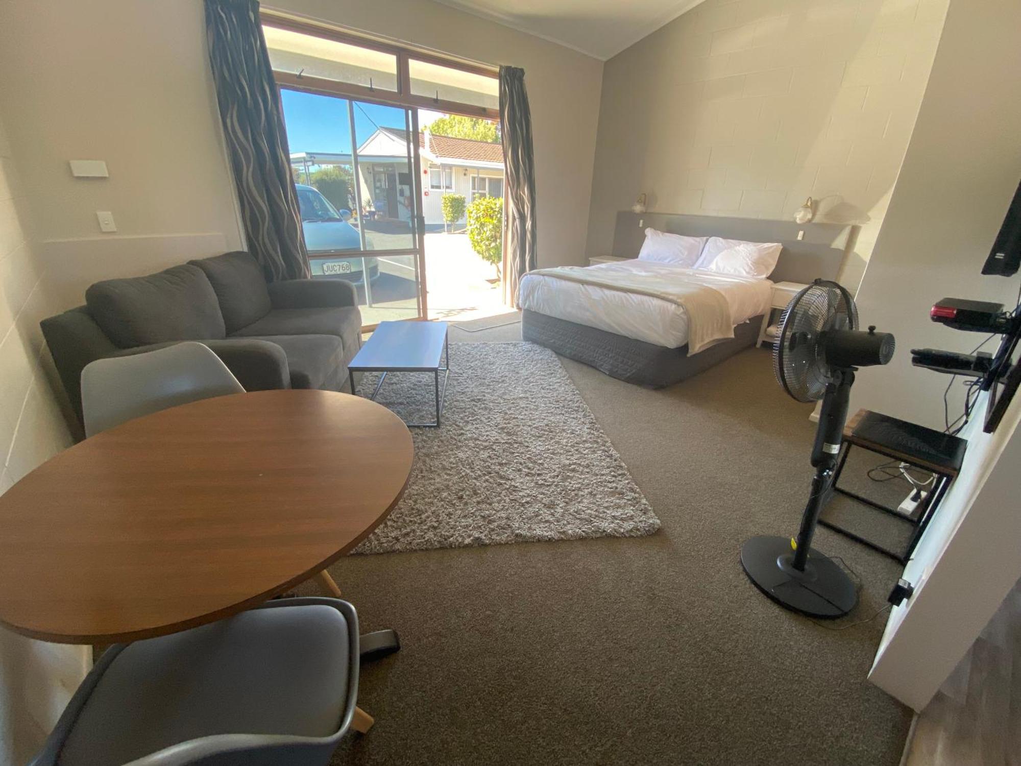 Acorn Estate Motel 마스터톤 외부 사진