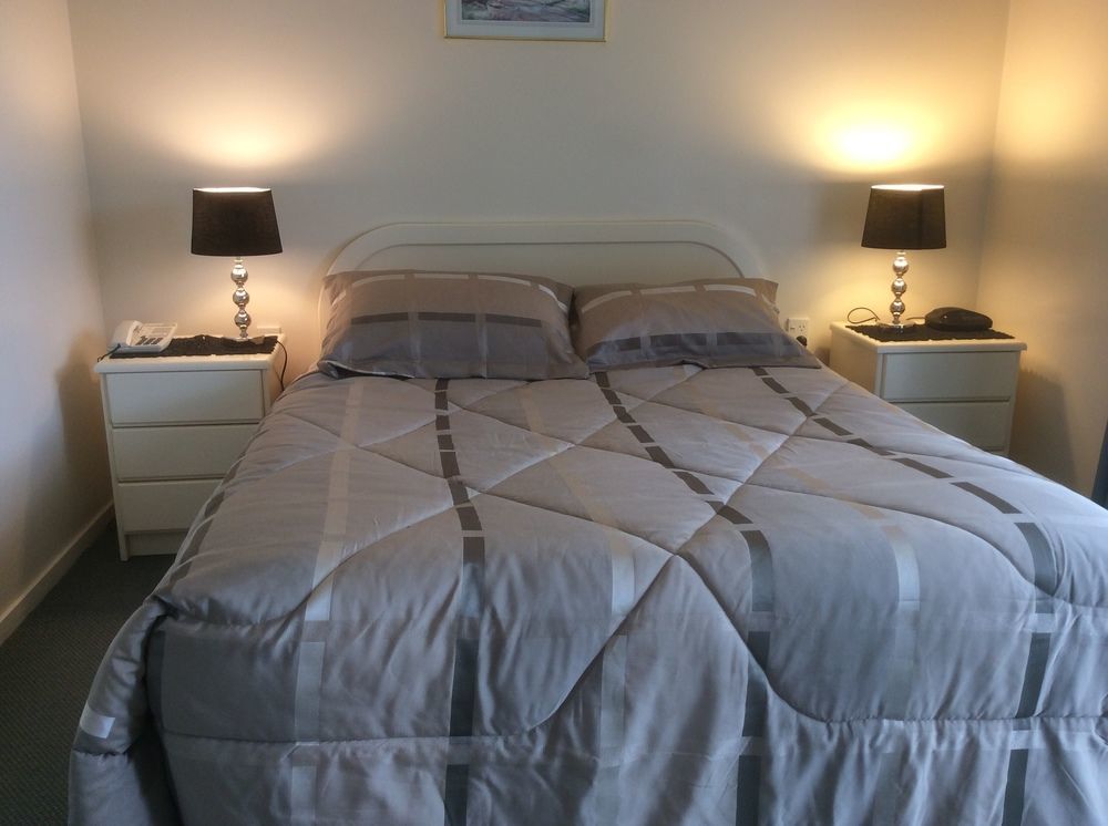 Acorn Estate Motel 마스터톤 외부 사진