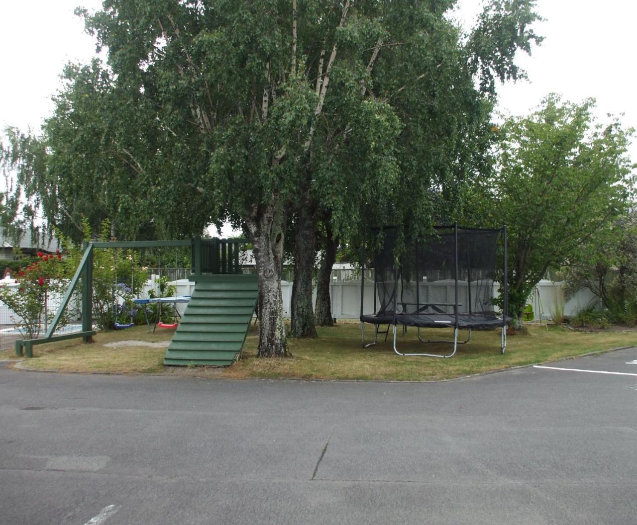Acorn Estate Motel 마스터톤 외부 사진