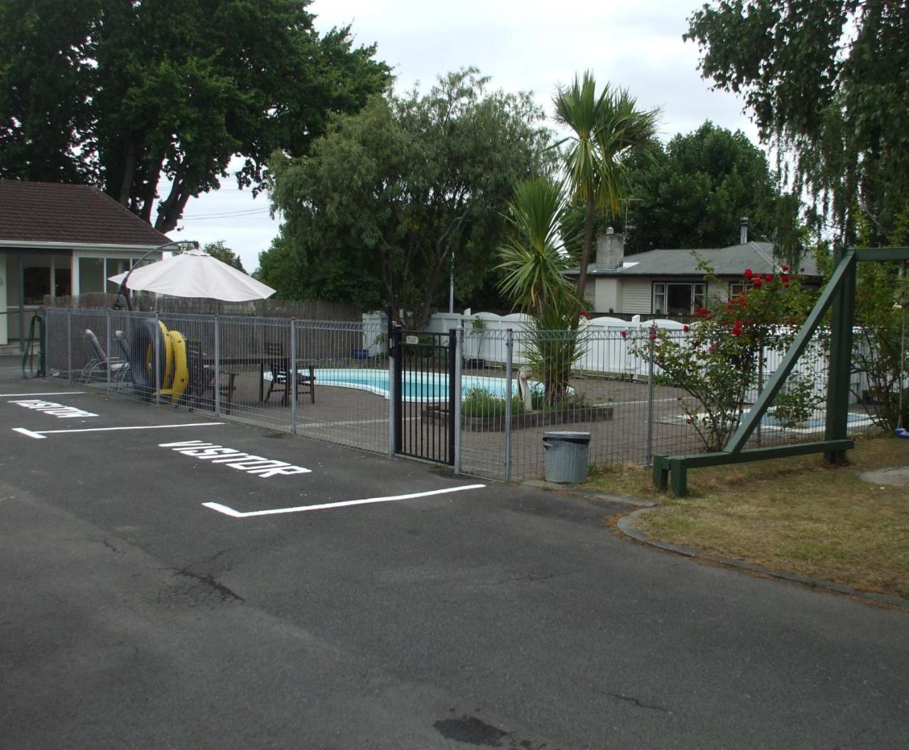 Acorn Estate Motel 마스터톤 외부 사진